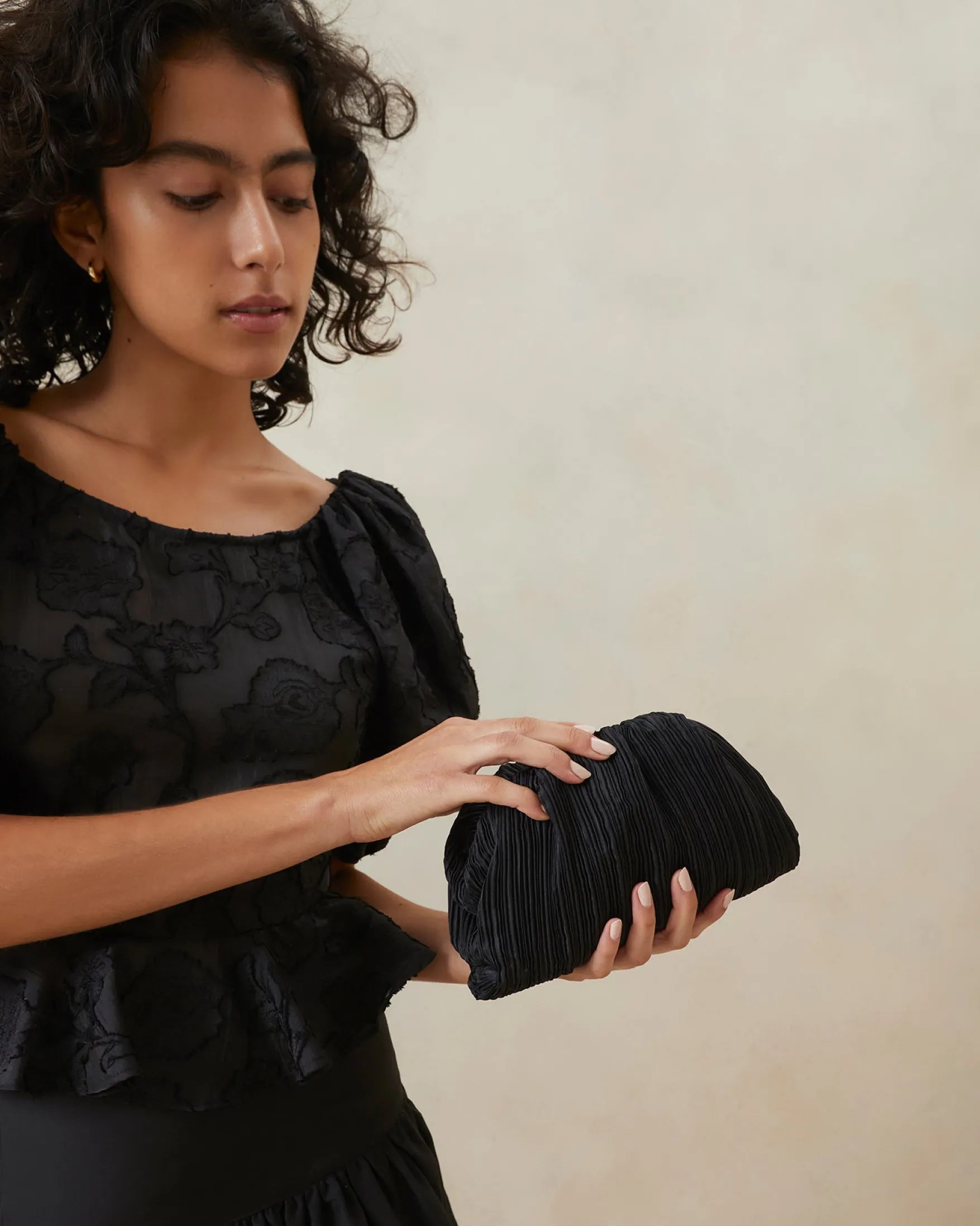 Bailey Natural/Crystal Dome Clutch Event Essentials|Vacation Shop