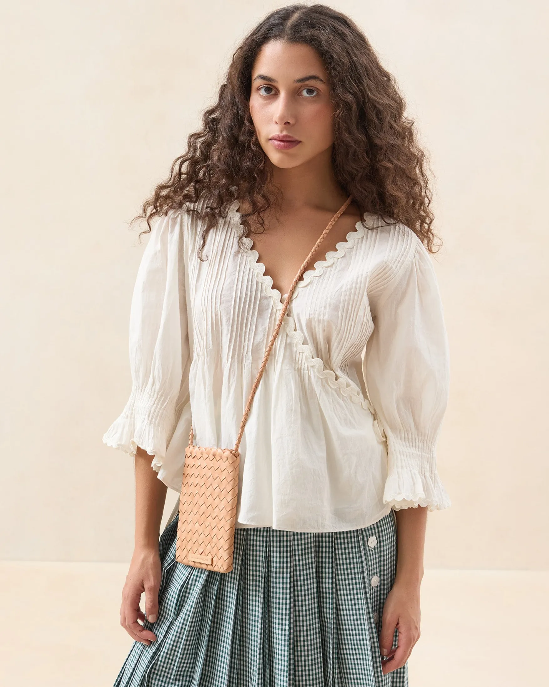 Outlet Grace Woven Crossbody Crossbodies